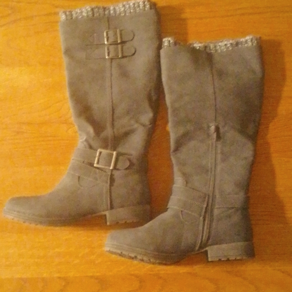 Just fab leather boots with zipper (excellent condition)